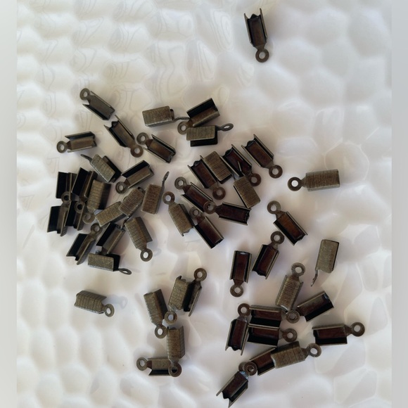 50 Fold Over Cord End Findings in Antique Brass Tone for Jewelry Craft Making - Picture 1 of 5